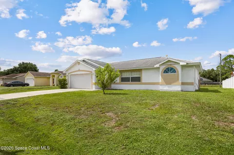 427 Delmonico St NE, Palm Bay, FL 32907