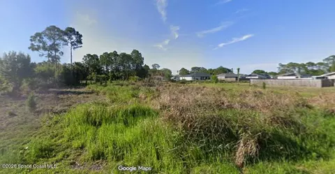 761 Altamira St NW, Palm Bay, FL 32907