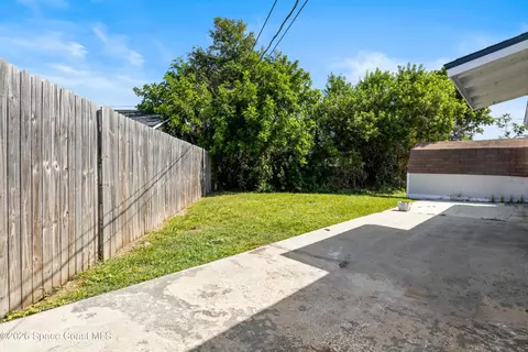 Exterior - 346 Crown Blvd, Melbourne, FL 32901 photo 4 of 7