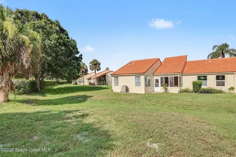 Exterior - 723 Spring Valley Dr, Melbourne, FL 32940 photo 4 of 6