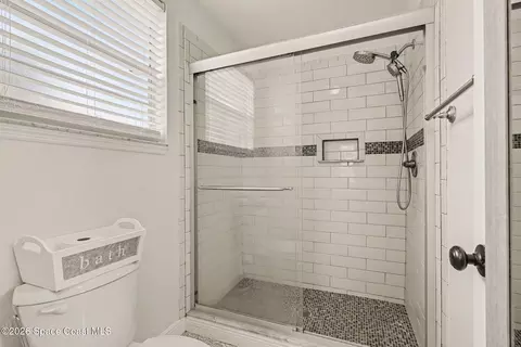Bath - 723 Spring Valley Dr, Melbourne, FL 32940 photo 2 of 3