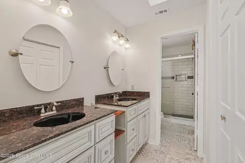 Bath - 723 Spring Valley Dr, Melbourne, FL 32940 photo 1 of 3