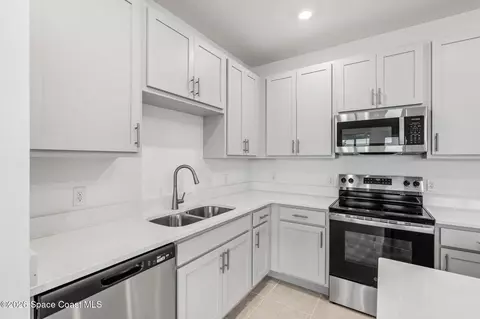 Kitchen - 1429 Bluewater Ln, Rockledge, FL 32955 photo 4 of 4