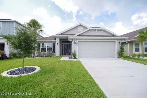 2450 Roygaris St NW, Palm Bay, FL 32907