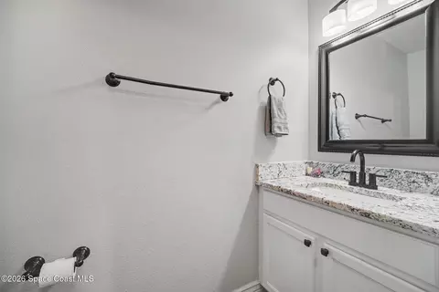 Bath - 6101 Corning Rd, Cocoa, FL 32927 photo 3 of 5