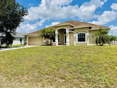 1623 Capistrano Ave NW, Palm Bay, FL 32907