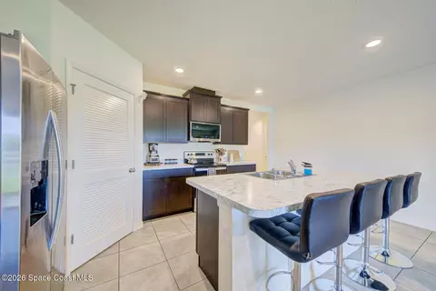 Kitchen - 913 Trinity St, Rockledge, FL 32955 photo 4 of 6