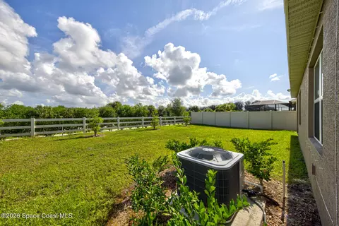Exterior - 913 Trinity St, Rockledge, FL 32955 photo 4 of 5