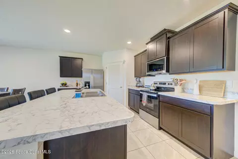 Kitchen - 913 Trinity St, Rockledge, FL 32955 photo 3 of 6