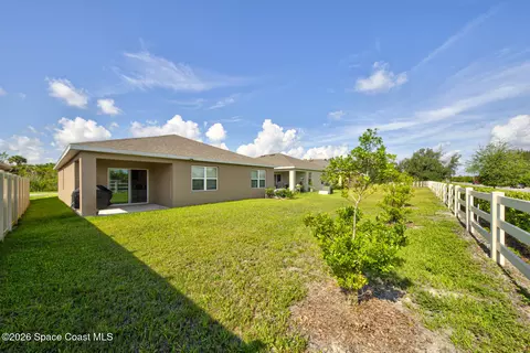 Exterior - 913 Trinity St, Rockledge, FL 32955 photo 2 of 5