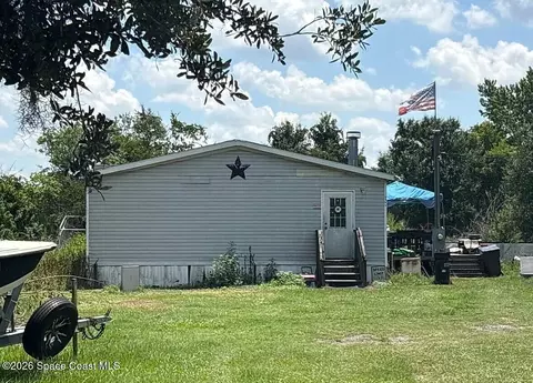 2703 Jim Johnson Rd, Plant City, FL 33566