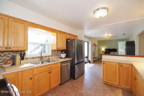 Kitchen - 960 Kings Post Rd, Rockledge, FL 32955 photo 1 of 2