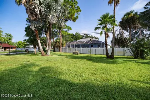 Exterior - 960 Kings Post Rd, Rockledge, FL 32955 photo 11 of 14