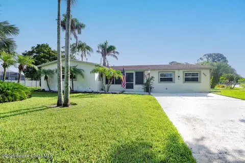 Exterior - 960 Kings Post Rd, Rockledge, FL 32955 photo 2 of 14
