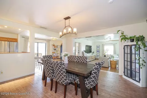 Dining - 960 Kings Post Rd, Rockledge, FL 32955 photo 1 of 2