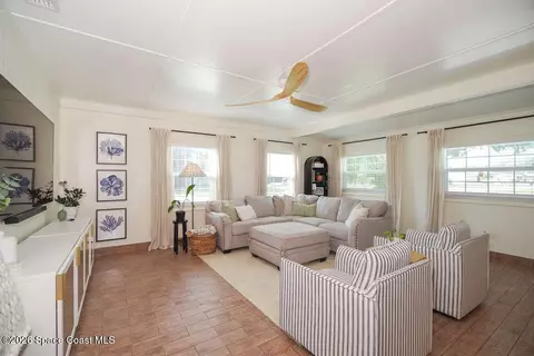Living - 960 Kings Post Rd, Rockledge, FL 32955 photo 2 of 3