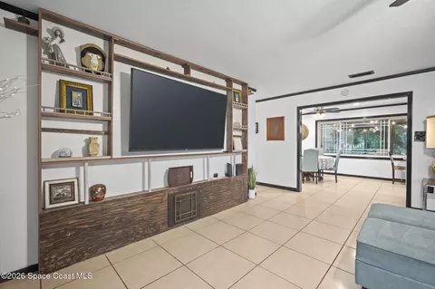 Living - 300 Orange Ave, Saint Cloud, FL 34769 photo 4 of 4