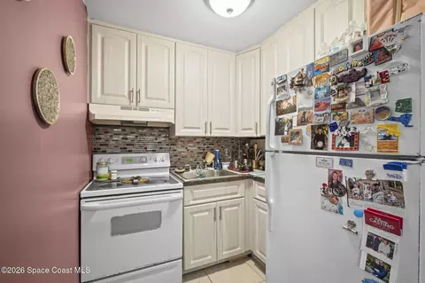 Kitchen - 300 Orange Ave, Saint Cloud, FL 34769 photo 6 of 6