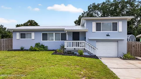 Exterior - 301 Par Ave, Melbourne, FL 32901 photo 3 of 4