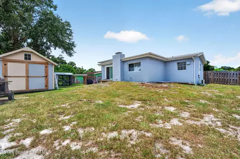 Exterior - 301 Par Ave, Melbourne, FL 32901 photo 2 of 4