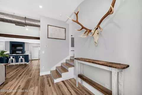 Entry Way - 301 Par Ave, Melbourne, FL 32901 photo 1 of 3