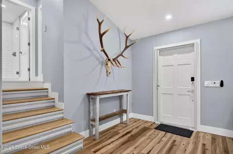 Entry Way - 301 Par Ave, Melbourne, FL 32901 photo 2 of 3