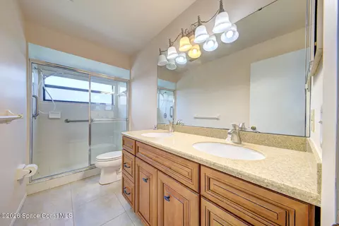 Bath - 1607 Clover Cir, Melbourne, FL 32935 photo 1 of 3