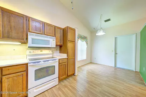 Kitchen - 1607 Clover Cir, Melbourne, FL 32935 photo 1 of 4