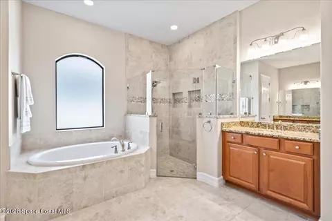 Bath - 2906 Balting Pl, Melbourne, FL 32940 photo 3 of 4