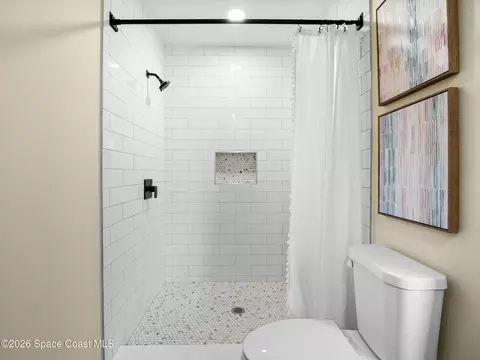 Bath - 3110 Harlock Rd, Melbourne, FL 32934 photo 9 of 10