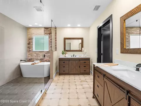 Bath - 3110 Harlock Rd, Melbourne, FL 32934 photo 2 of 10