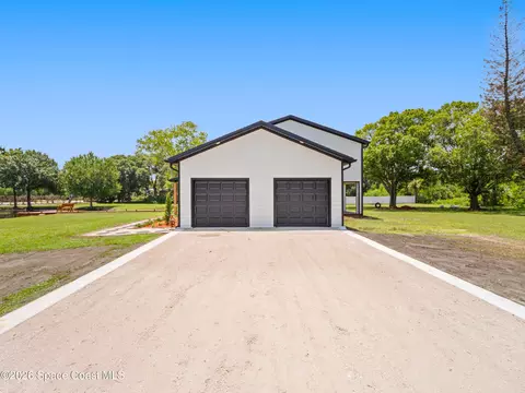Exterior - 3110 Harlock Rd, Melbourne, FL 32934 photo 11 of 14
