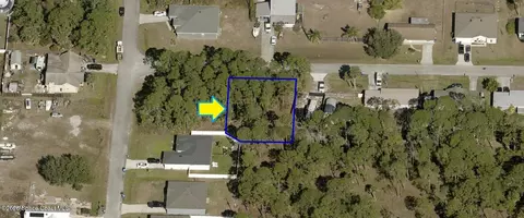 486 Truvall St SW, Palm Bay, FL 32908
