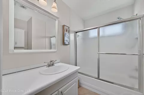 Bath - 5365 Pine St, Cocoa, FL 32927 photo 4 of 6
