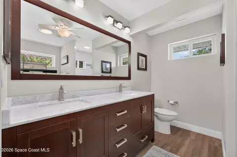 Bath - 5365 Pine St, Cocoa, FL 32927 photo 2 of 6