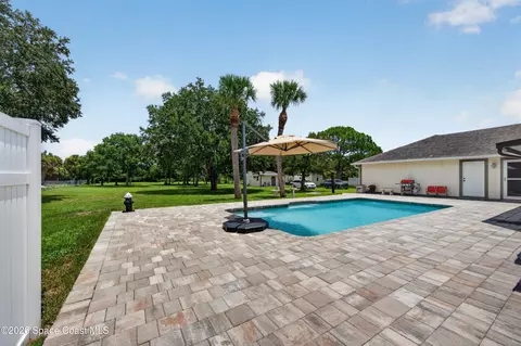 Exterior - 5365 Pine St, Cocoa, FL 32927 photo 7 of 28