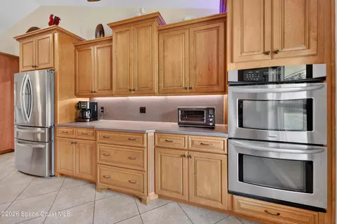 Kitchen - 5365 Pine St, Cocoa, FL 32927 photo 4 of 4