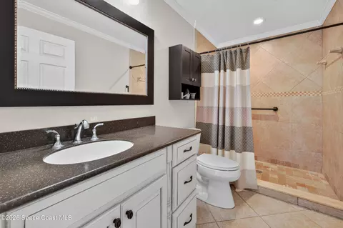 Bath - 5365 Pine St, Cocoa, FL 32927 photo 5 of 6
