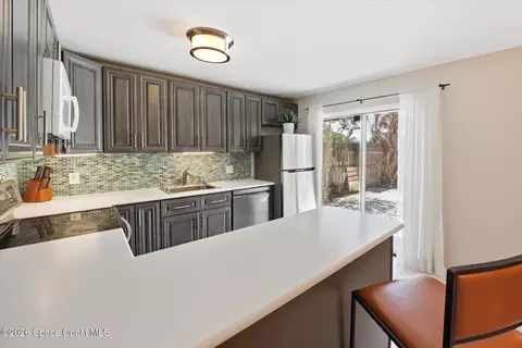 Kitchen - 2012 Dan Ct NE, Palm Bay, FL 32905 photo 2 of 2