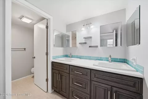 Bath - 2012 Dan Ct NE, Palm Bay, FL 32905 photo 2 of 3