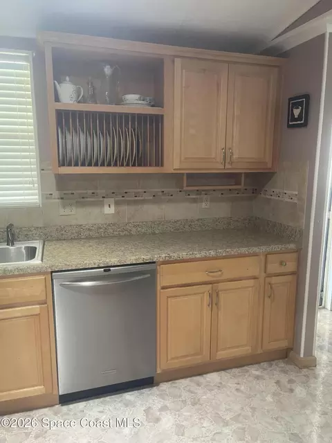 Kitchen - 512 Lee Ct, Melbourne, FL 32904 photo 1 of 3