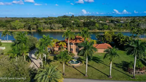 5660 Lago Del Sol Dr, Lake Worth, FL 33467