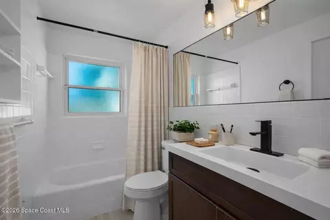 Bath - 2230 Sunset Ave, Indialantic, FL 32903 photo 6 of 6