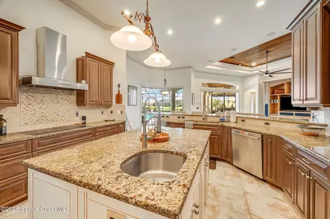 Kitchen - 2882 Bellwind Cir, Rockledge, FL 32955 photo 8 of 9