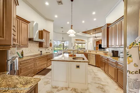 Kitchen - 2882 Bellwind Cir, Rockledge, FL 32955 photo 5 of 9