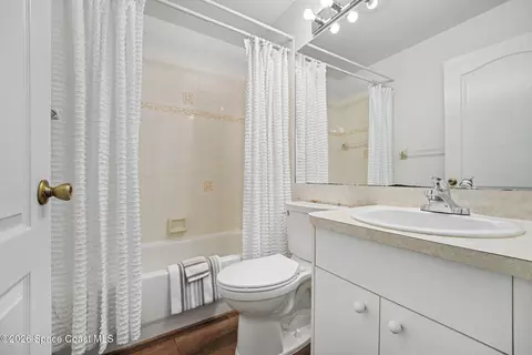 Bath - 2476 Hidden Pine Ln NE, Palm Bay, FL 32905 photo 4 of 4