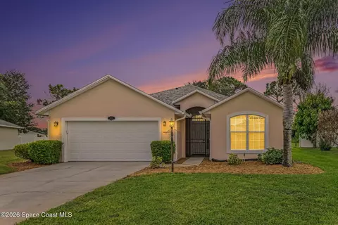 952 Tavernier Cir NE, Palm Bay, FL 32905