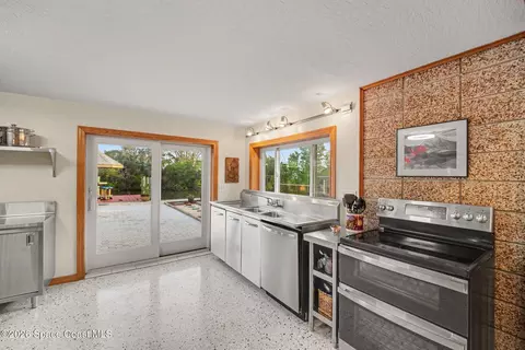 Kitchen - 459 Angelo Ln, Cocoa Beach, FL 32931 photo 2 of 2