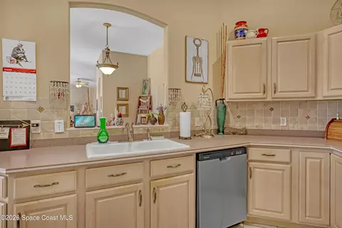 Kitchen - 394 Carmel Dr, Melbourne, FL 32940 photo 4 of 4