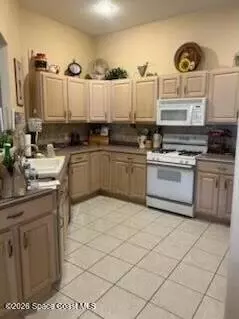 394 Carmel Dr, Melbourne, FL 32940 photo 7